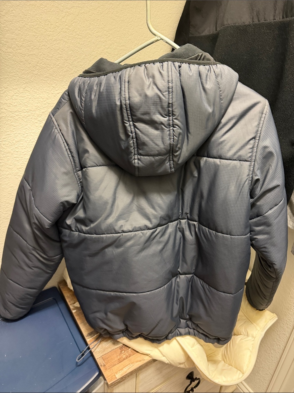 L.L. Bean Navy Puffer Jacket for Women with Hood - Picture 3 of 3